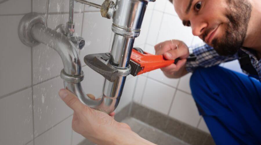 Expert burst pipe repair services in Lonepine, MT